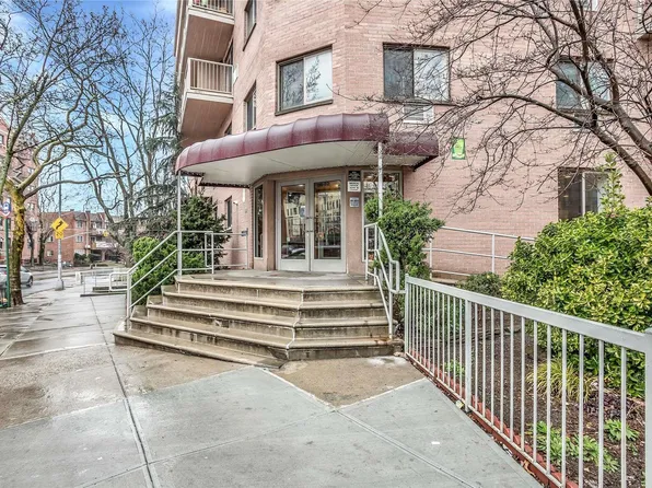 118-82 Metropolitan Avenue #3G, Kew Gardens, NY 11415