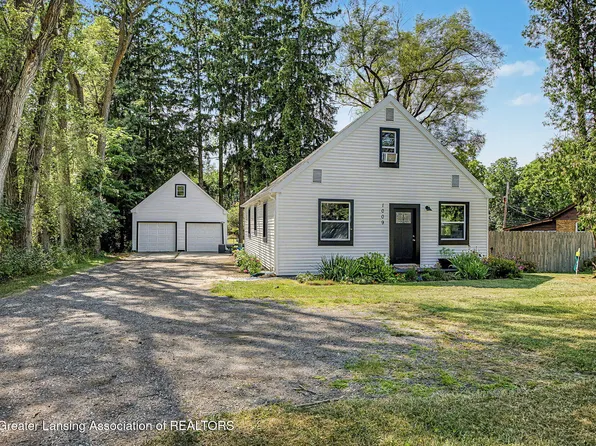 1009 N Waverly Rd, Lansing, MI 48917