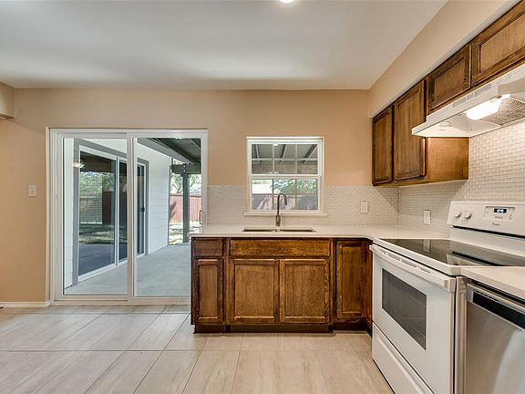 4th image of 1243 Monaco Dr