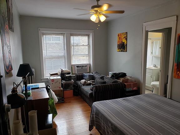 2nd image of 5941 N Greenview Ave