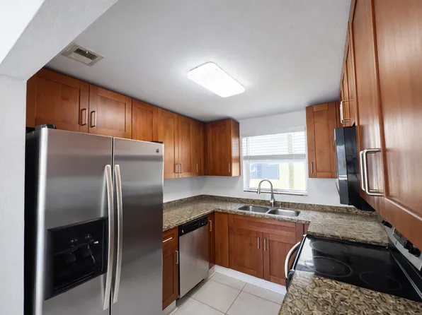 2521 Pierce St APT 2, Hollywood, FL 33020