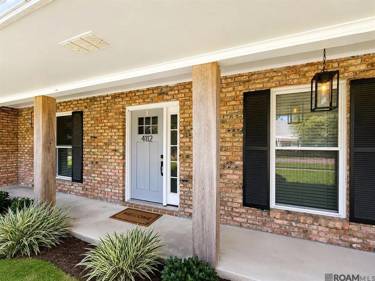 Spacious 4 Bedroom Home in Pine Park | Large Fenced Backyard — Photo 2