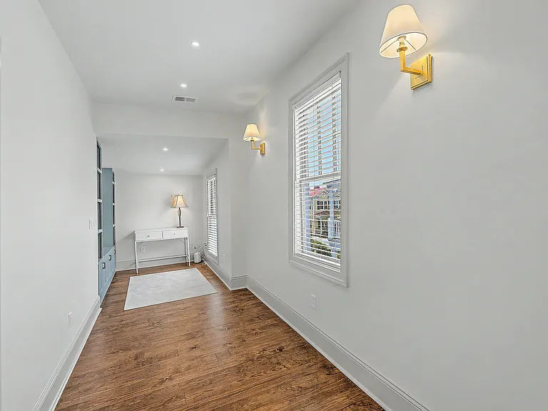 75 Smith St — Photo 33