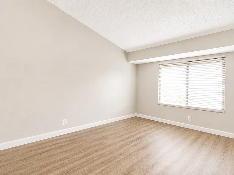 1112 S Cypress Ave #48 — Photo 9