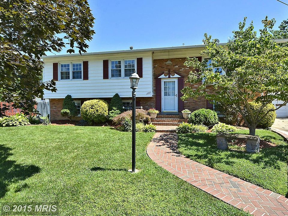 Beautiful Home located at the end of a Cul-de-Sac