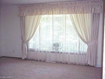 3rd image of 215 College Park Dr