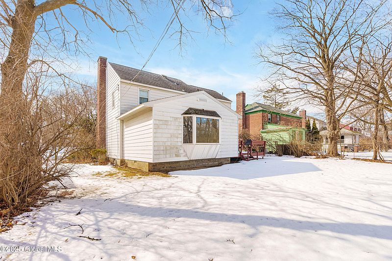 2nd image of 315 Hackett Boulevard