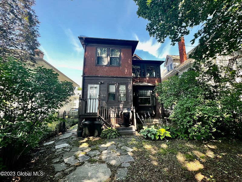 2nd image of 540 Myrtle Avenue
