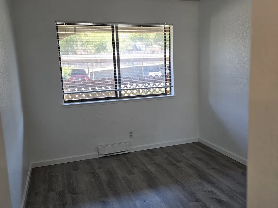 375 Clifford Ave #213