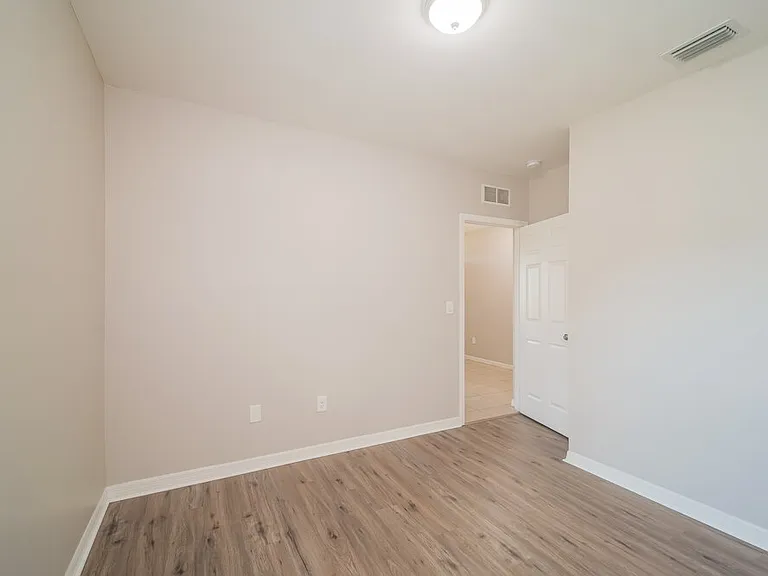 509 SW 11th Ave — Photo 13