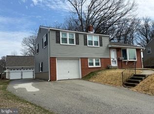 902 Eisenhower Ave, Woodlyn, PA 19094