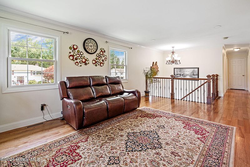 4th image of 3 Chateau Drive