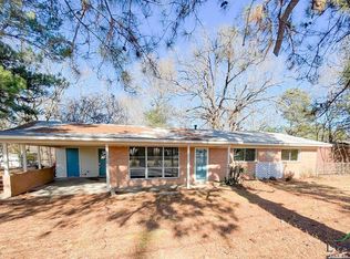 102 Sheridan St, Hooks, TX 75561