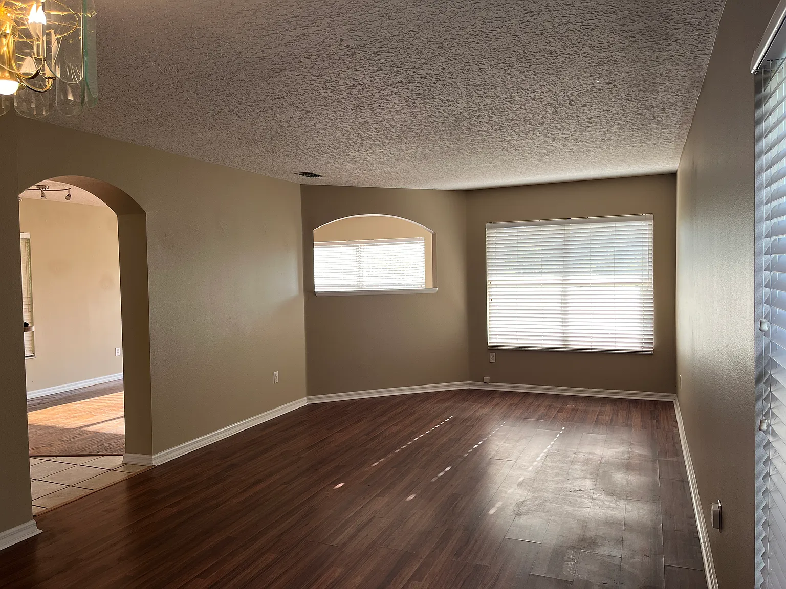 4 bed, 2.5 bath, 2199 sqft, $2,575 — Photo 2