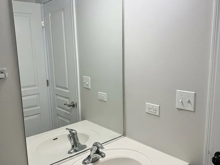 1513 Bristol Ln #4 — Photo 14