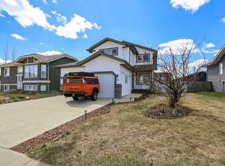 98 N Pine Cres, Blackfalds, AB T4M0E2