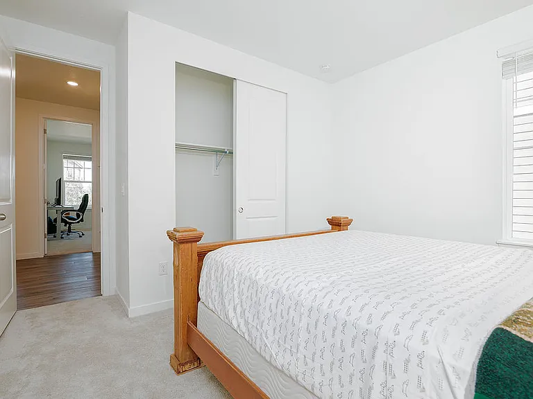 751 Columbia St — Photo 23