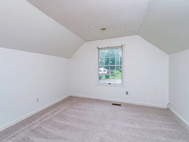 10504 Moorwood Ridge Cir — Photo 14