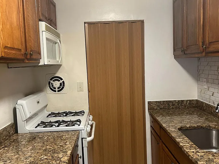 7609 Fontainebleau Dr #2215 — Photo 7
