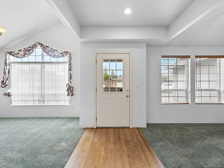 621 Shadow Wood Dr — Photo 6