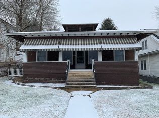 313 Madison St, Mount Hope, WV 25880