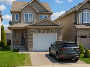 960 Bianca Ct, Kitchener, ON N2R 0A5