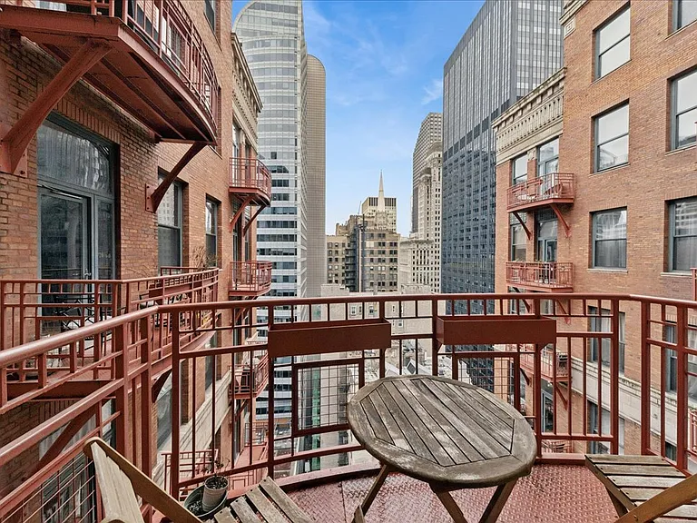 208 W Washington St #2007 — Photo 11