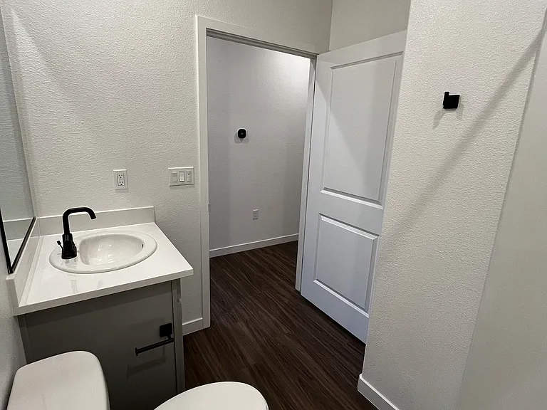 8133 Bodway Pkwy — Photo 16