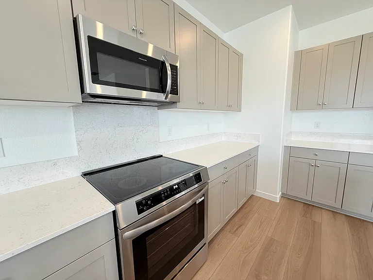 8372 Valpane Way — Photo 19