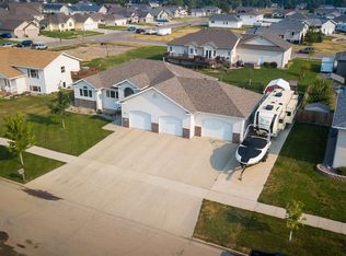 2320 7th Ave SW, Minot, ND 58701