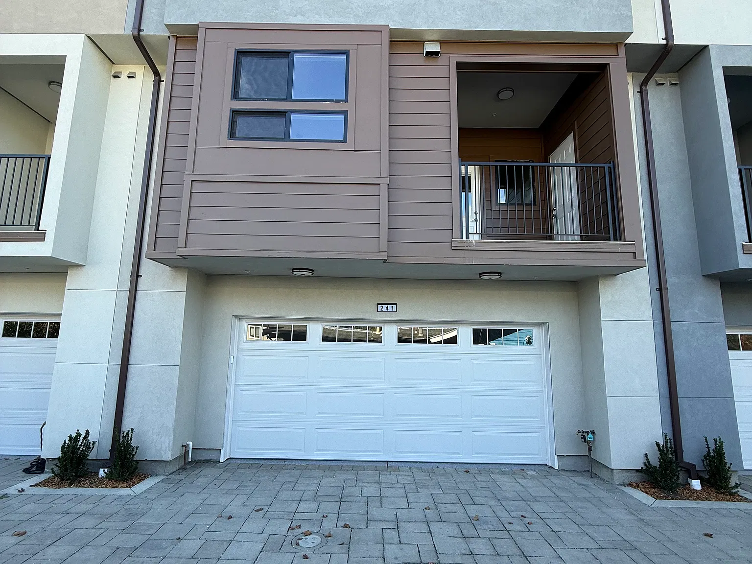 3 bed, 2265 sqft, $7,700 — Photo 1