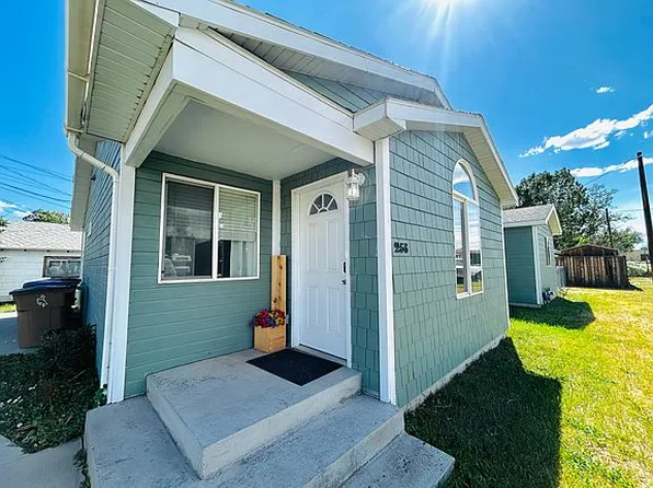 258 Bradley St, Laramie, WY 82072