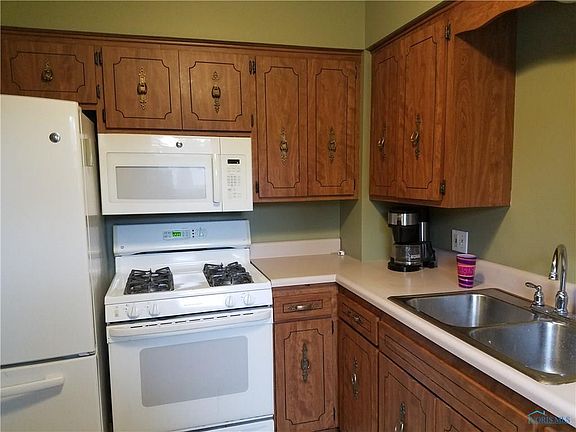 3rd image of 333 Brentwood Dr