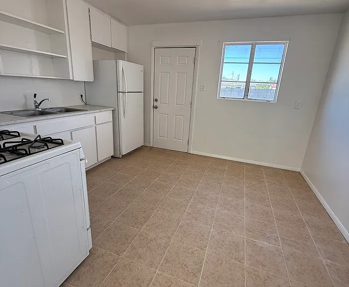 842 W Calle Ramona — Photo 9