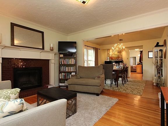 Front room w/ Furniture