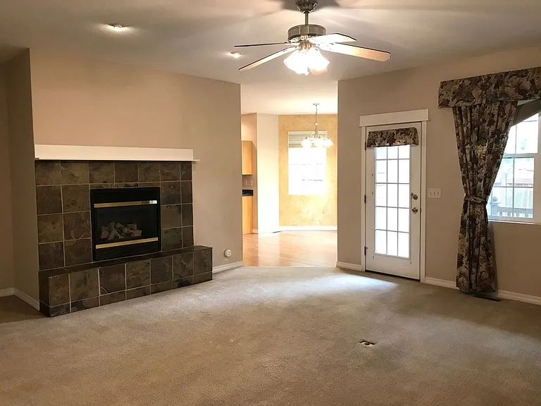 226 E River Rock Rd — Photo 9