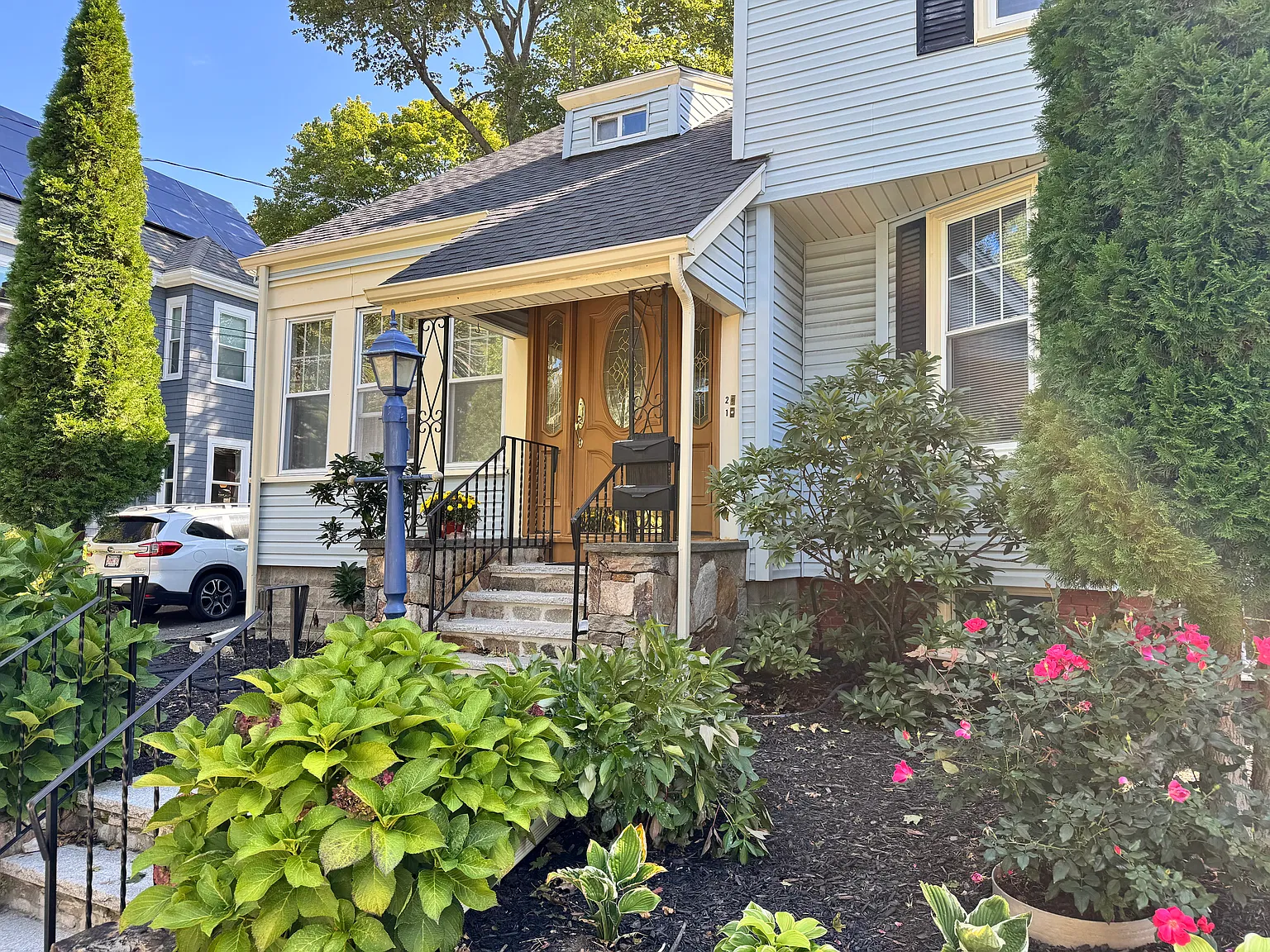 3 bed, 900 sqft, $3,000 — Photo 1