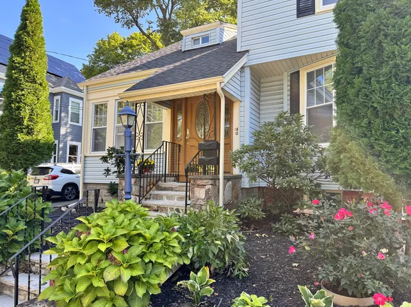 52 Quincy St #2, Medford, MA 02155