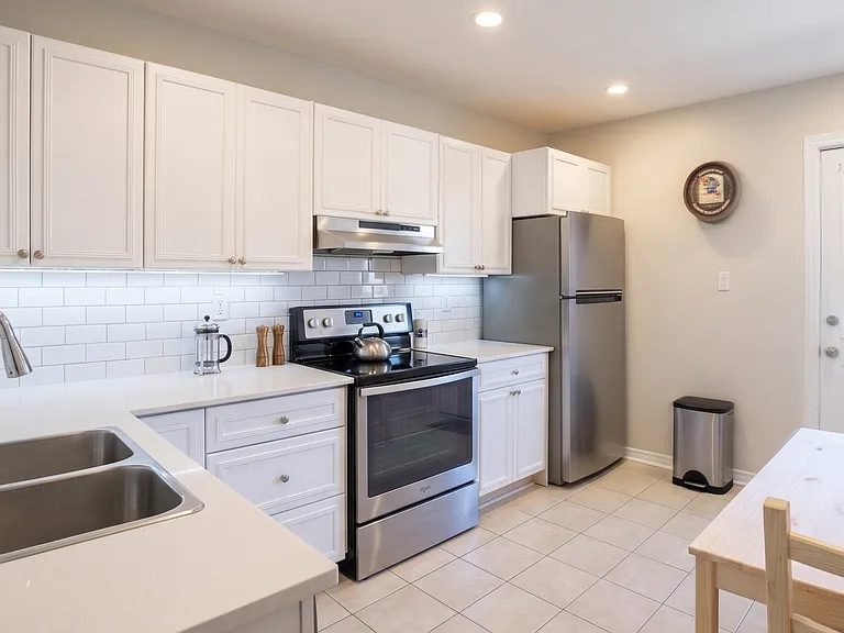 659 Wilson St #3 — Photo 8