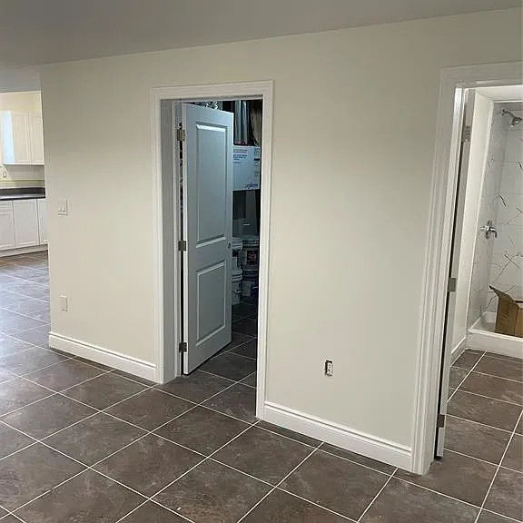 726 Grand Marais Rd E #LOWER — Photo 4