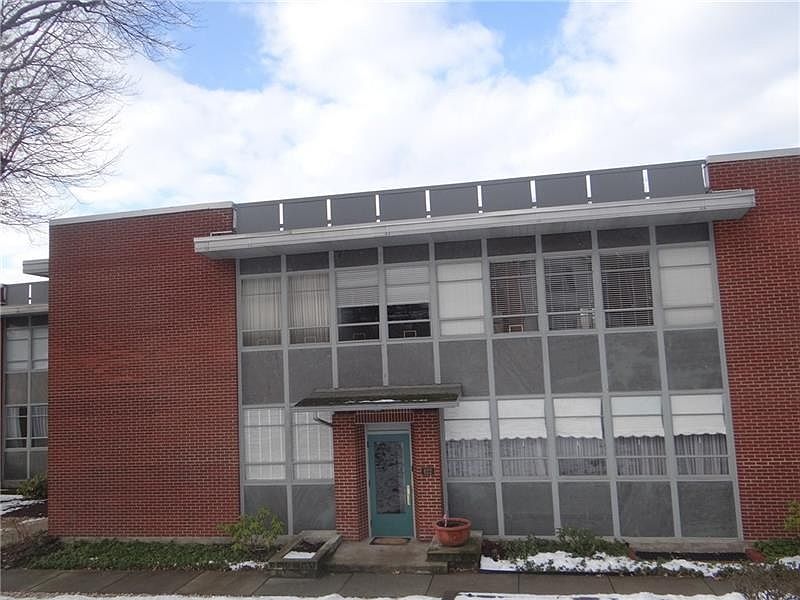 1st image of 622C Park Ln