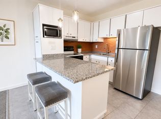 200 Swanton St APT 424, Winchester, MA 01890