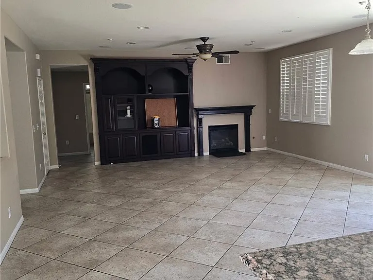 15179 Cerritos St — Photo 3