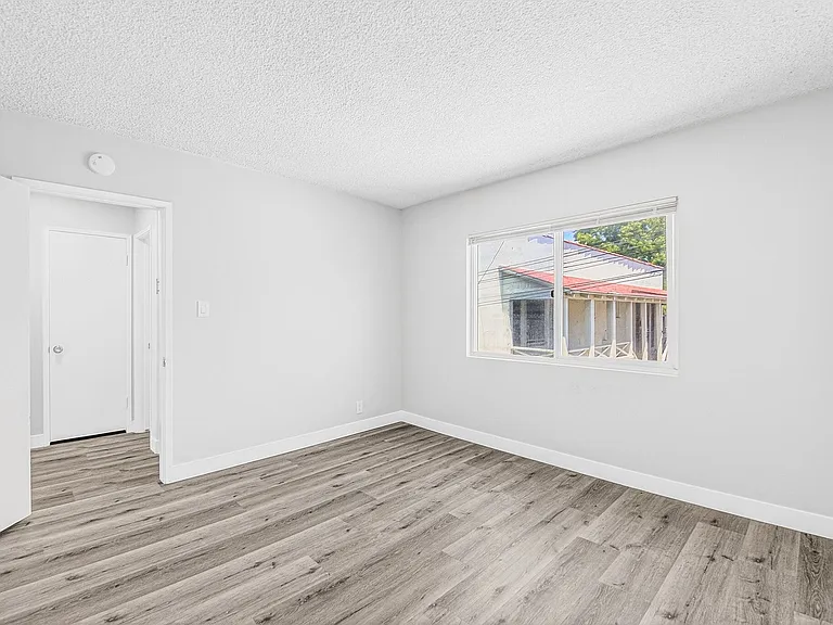 3525 E 2nd St. — Photo 20