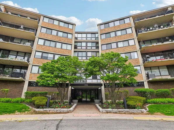 101 Bar Harbour Rd Unit 6N, Schaumburg, IL 60193