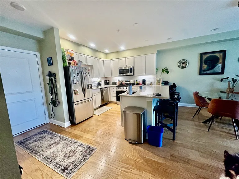 15 Guild St #205 — Photo 4