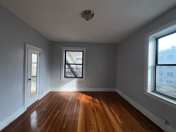 3rd image of 2802 Kennedy Blvd #422E