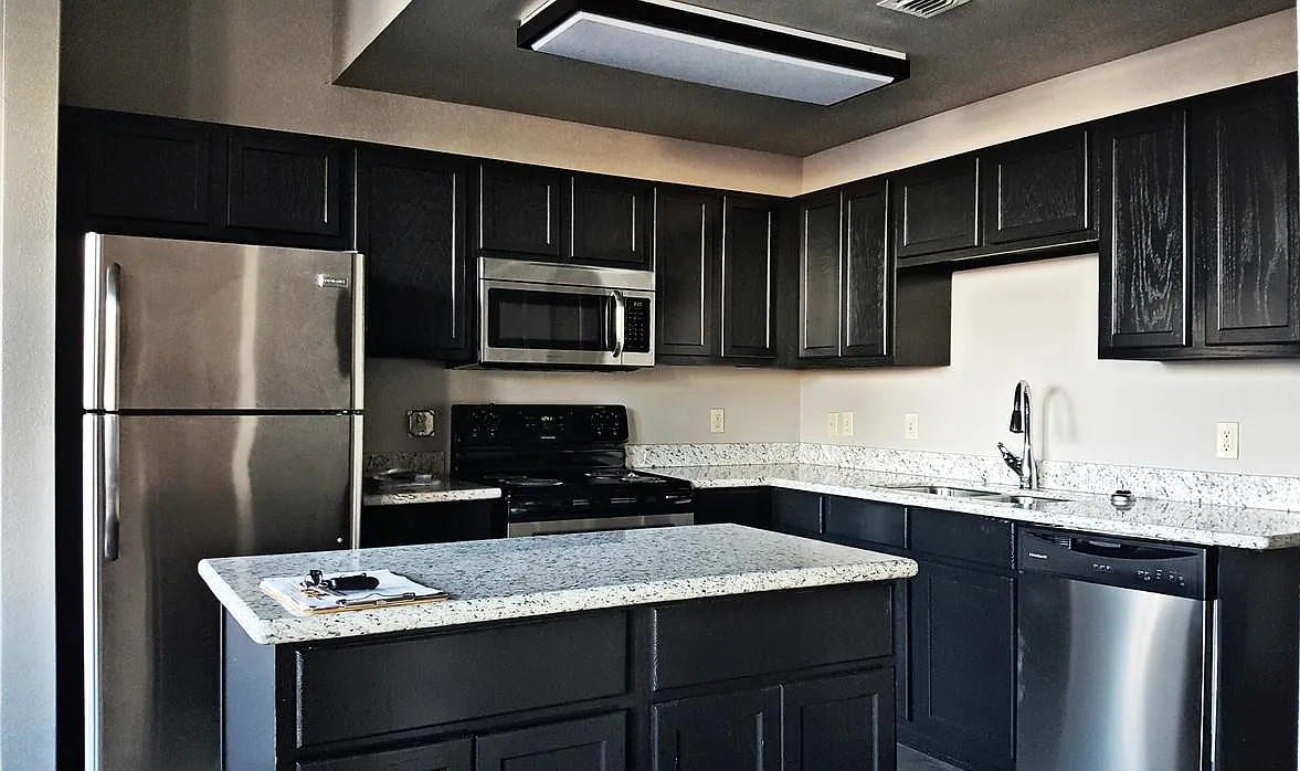 Nueces Lofts — Photo 2