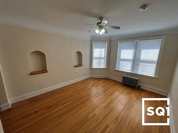 4th image of 2920 N Sacramento Ave #2922.5-2W