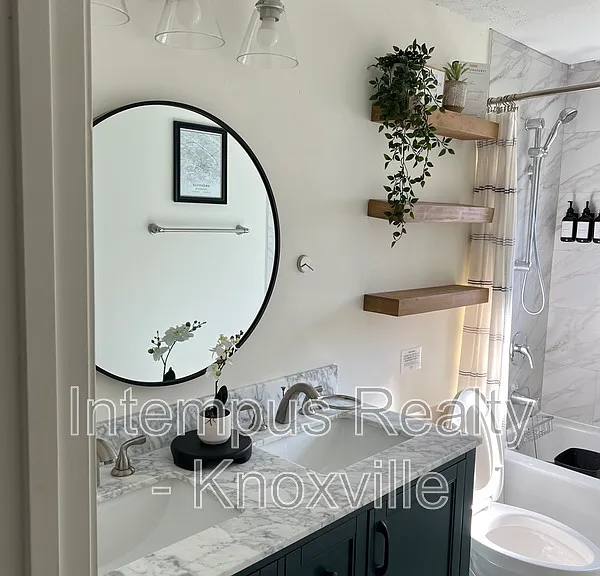 1104 E Hendron Chapel Rd — Photo 26